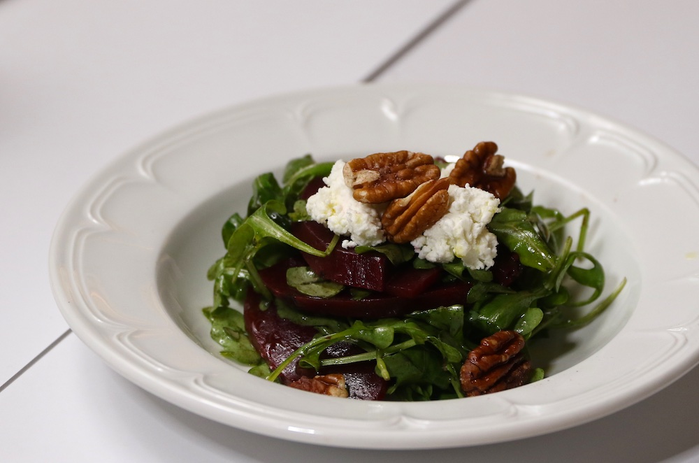 il fornello arugula beet salad